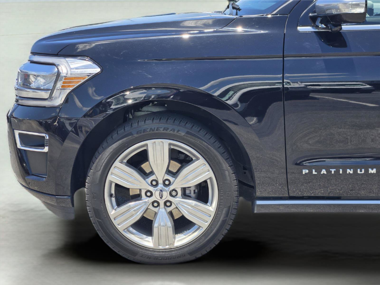 Certified 2022 Ford Expedition Platinum RWD image 8