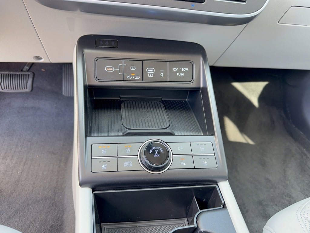 Used 2025 Hyundai Kona Limited image 22