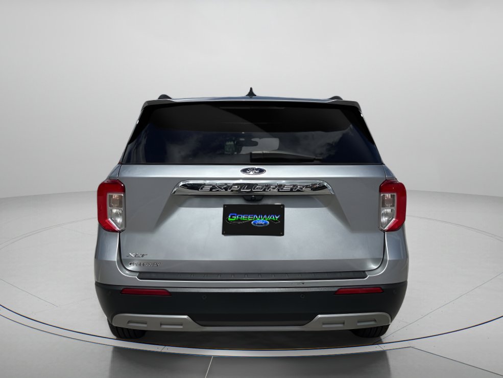 Certified 2023 Ford Explorer XLT w/ Equipment Group 202A image 4
