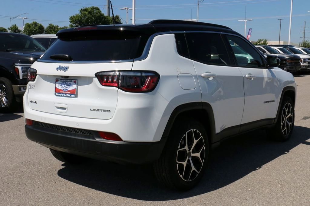 Used 2025 Jeep Compass Limited AWD/4WD image 5