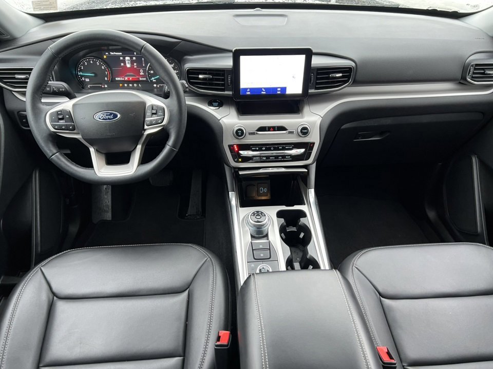 Certified 2023 Ford Explorer XLT w/ Equipment Group 202A image 9