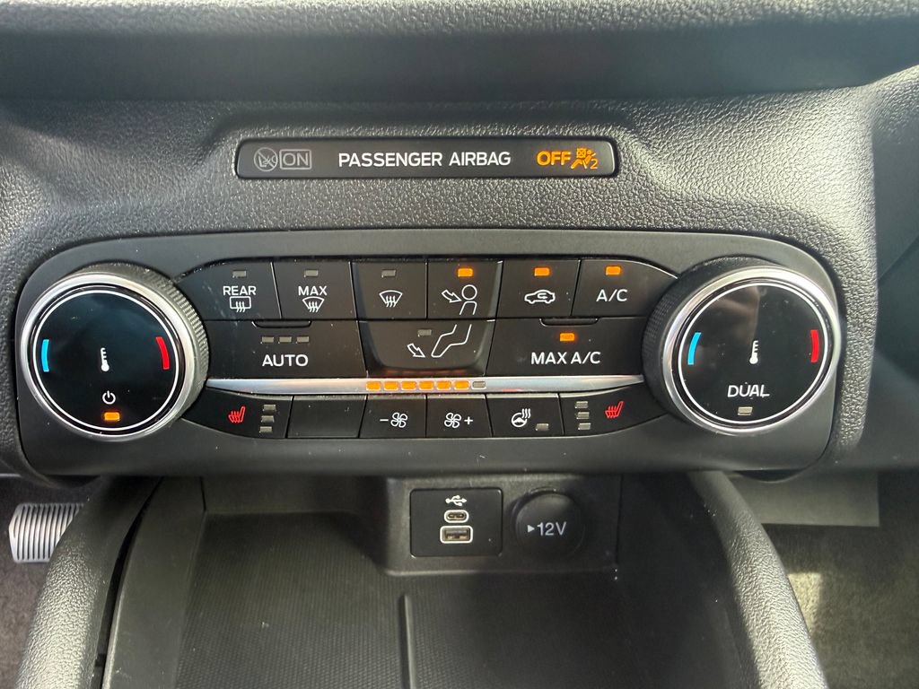 Certified 2025 Ford Escape ST-Line Select AWD/4WD image 29