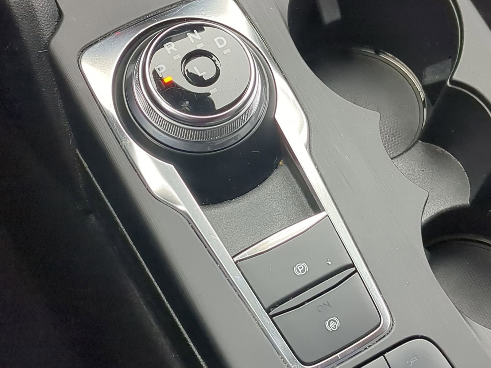 Certified 2020 Ford Escape Titanium image 35