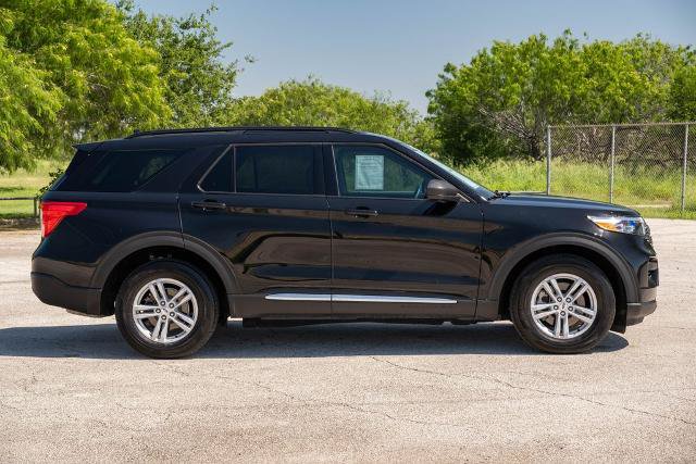 Certified 2024 Ford Explorer XLT RWD image 9