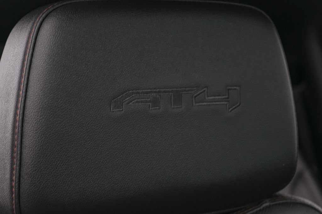 Used 2024 GMC Sierra 2500 AT4 w/ AT4 Preferred Package AWD/4WD image 26