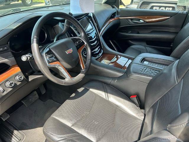 Used 2018 Cadillac Escalade ESV Luxury AWD/4WD image 10