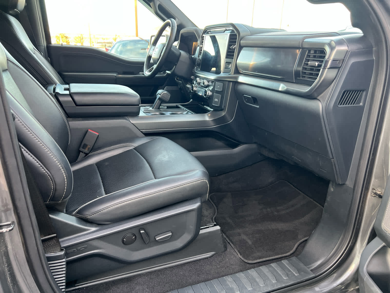 Certified 2025 Ford F150 Lariat w/ Bed Utility Package image 17