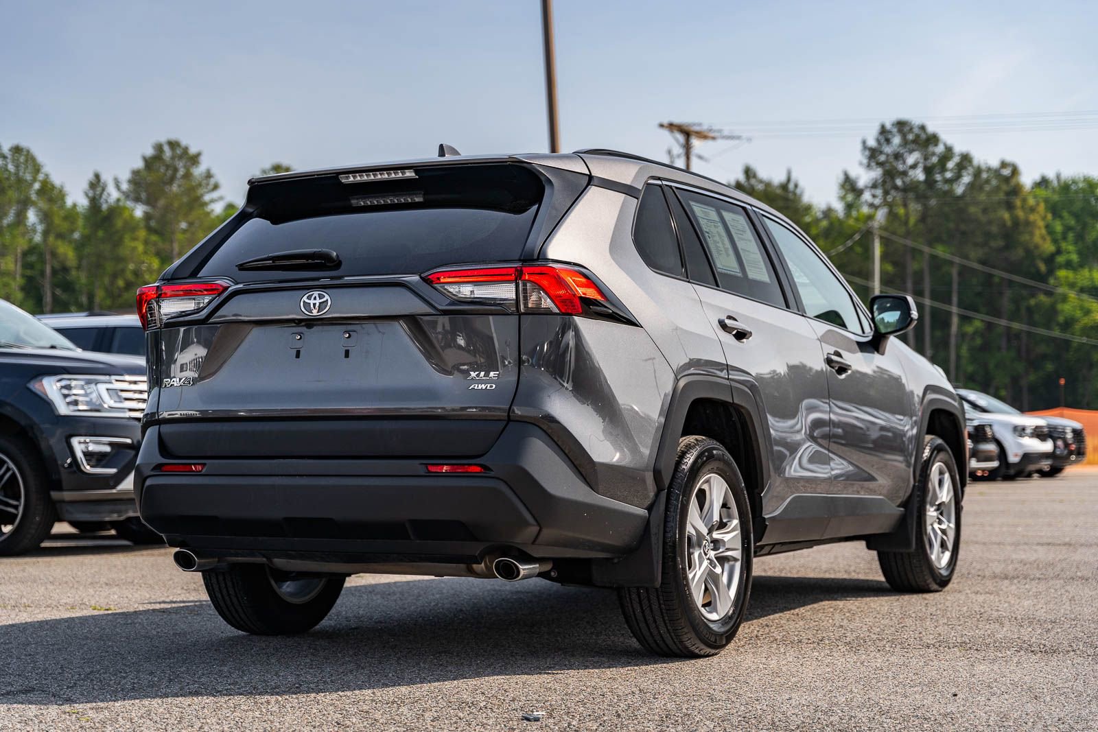 Used 2024 Toyota RAV4 XLE AWD/4WD image 7
