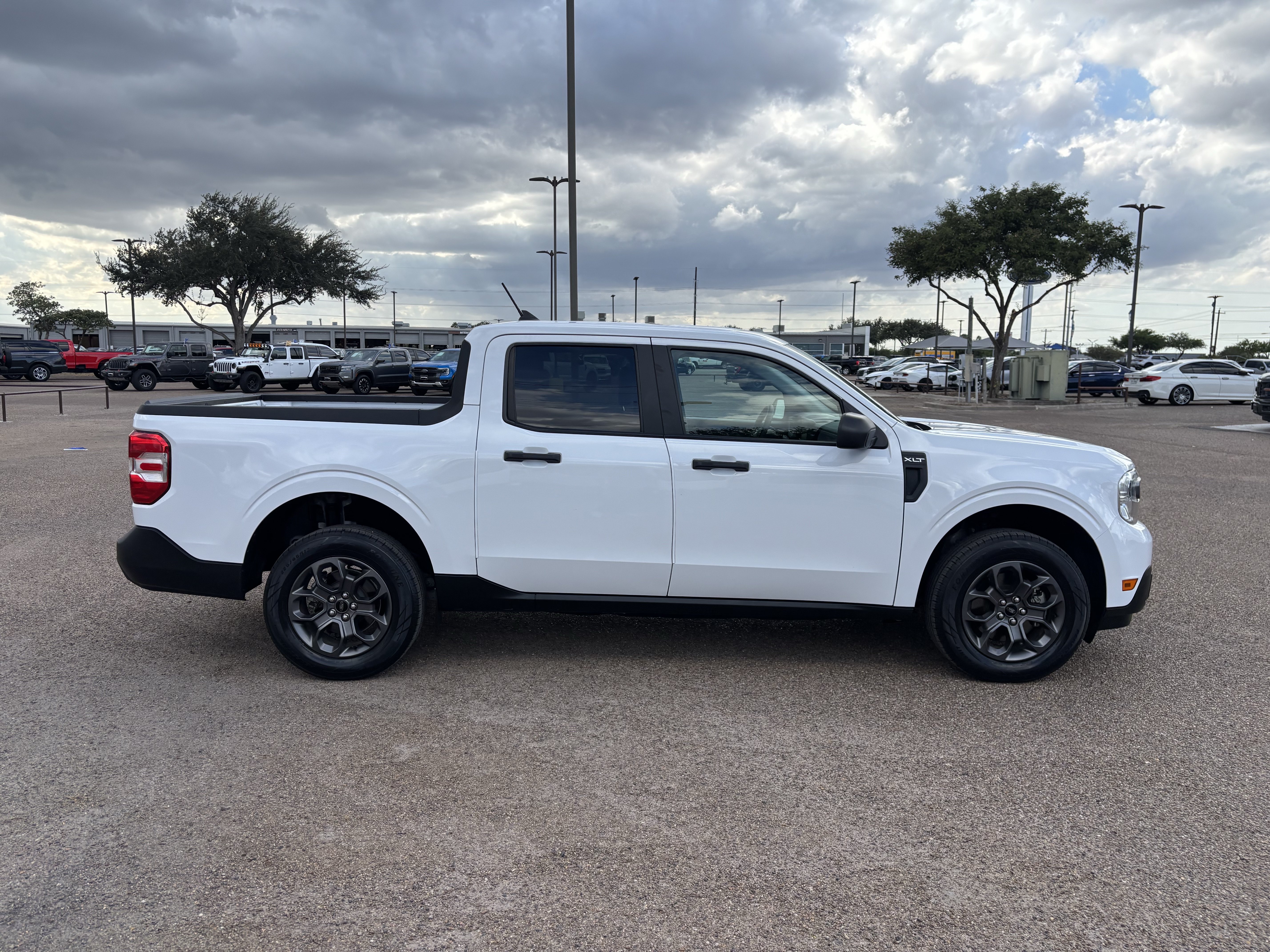 Certified 2024 Ford Maverick XLT FWD image 4