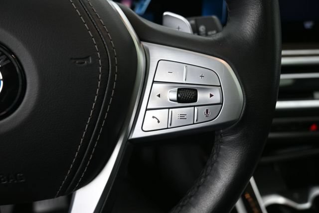 Used 2023 BMW X7 xDrive40i AWD/4WD image 18