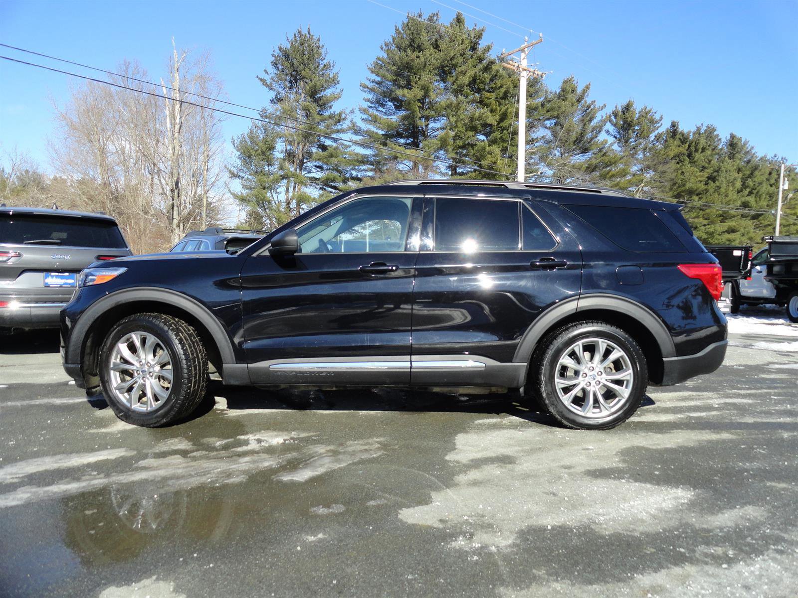 Certified 2020 Ford Explorer XLT w/ Equipment Group 202A image 2