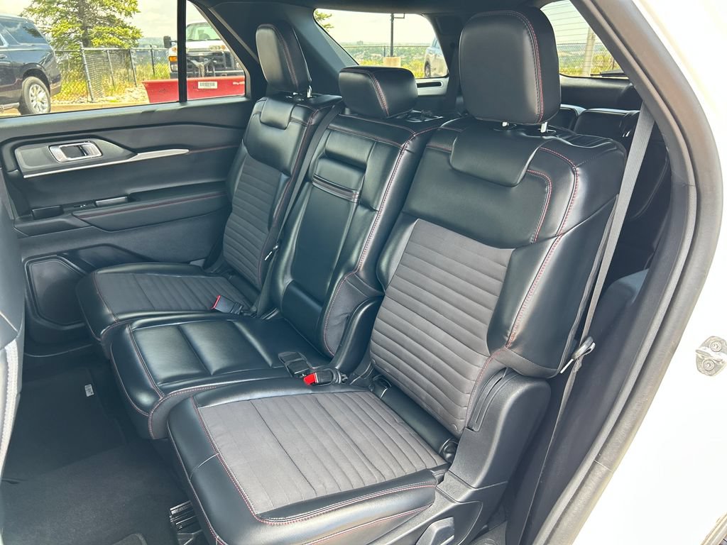 Certified 2025 Ford Explorer ST-Line w/ ST-Line Street Pack AWD/4WD image 20