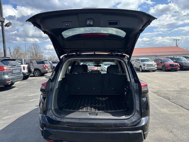 Used 2025 Nissan Rogue SV w/ Rock Creek Premium Package image 10