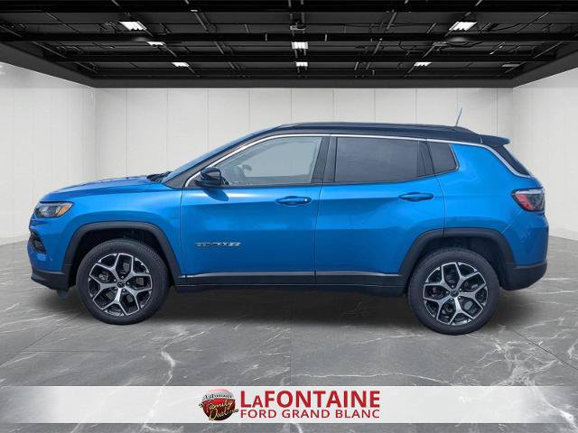 Used 2025 Jeep Compass Limited AWD/4WD image 2