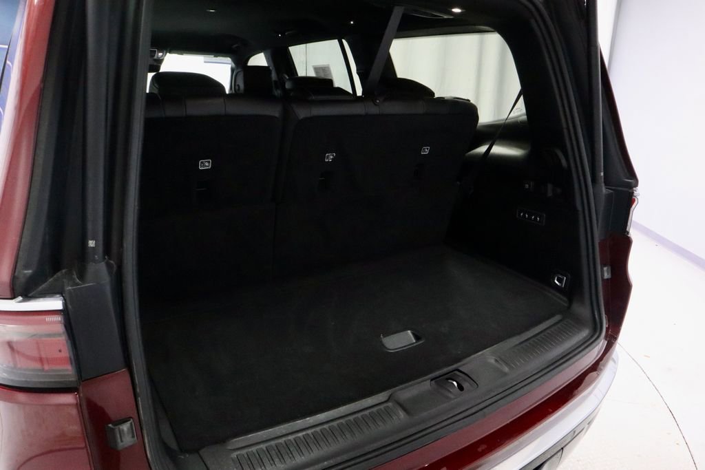 Used 2022 Jeep Wagoneer Series III w/ Flexible Seating Group AWD/4WD image 13