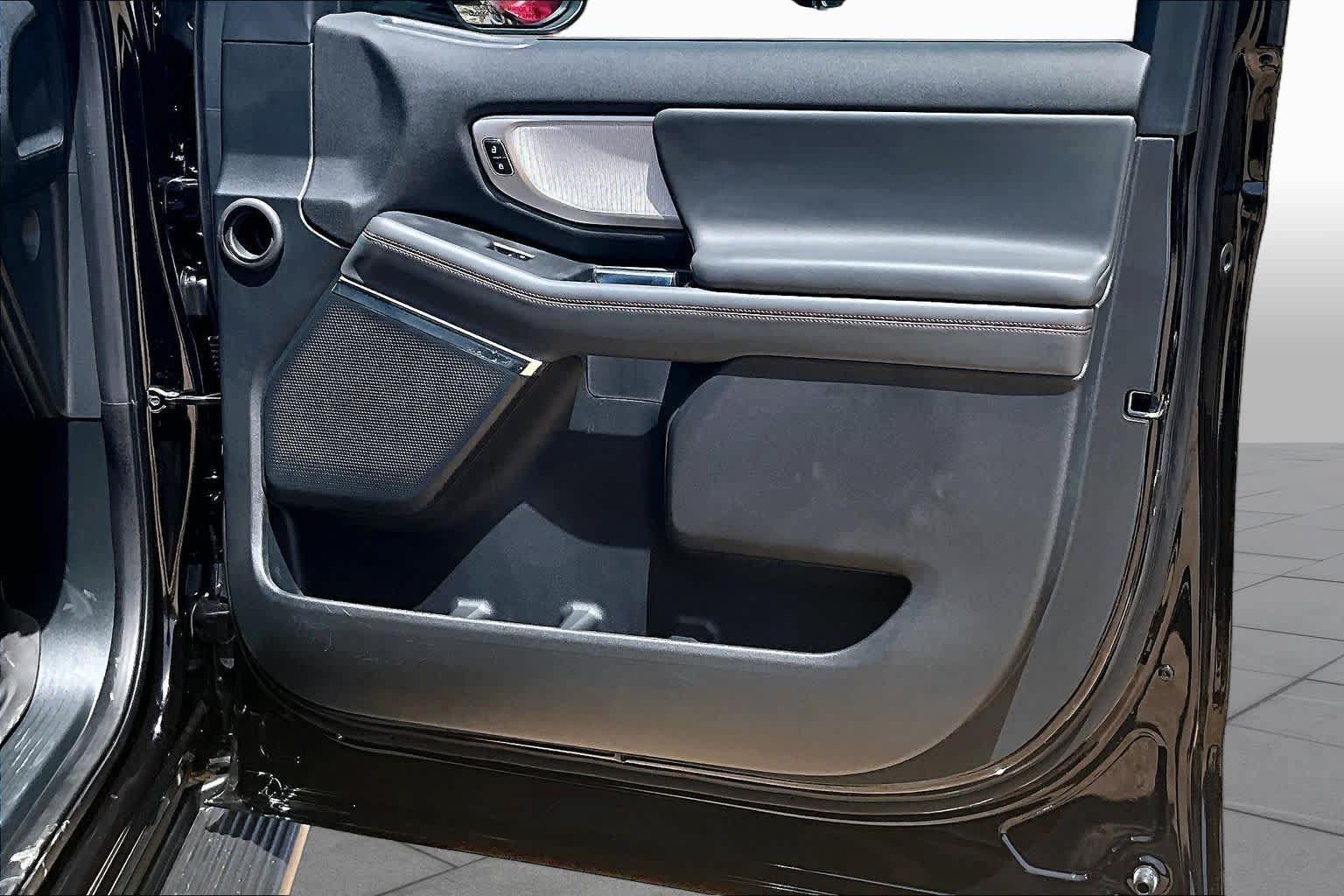 Certified 2025 Ford Expedition Active AWD/4WD image 23