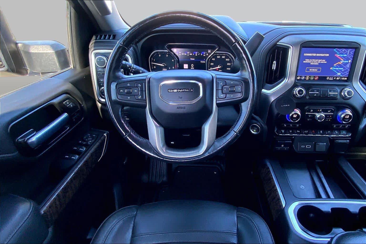 Used 2022 GMC Sierra 2500 Denali w/ Denali Black Diamond Edition AWD/4WD image 6