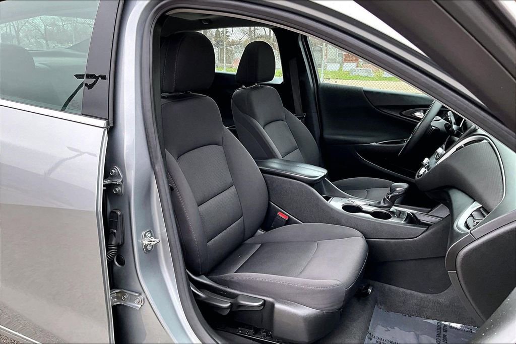Used 2023 Chevrolet Malibu LT FWD image 7