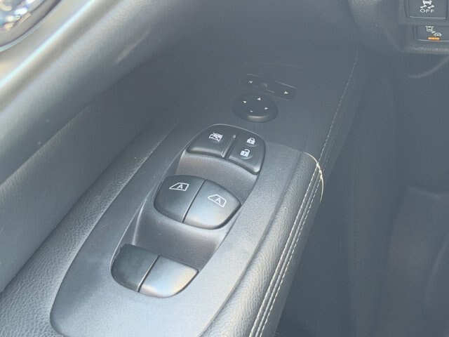 Used 2020 Nissan Pathfinder Platinum w/ Cargo Package AWD/4WD image 18