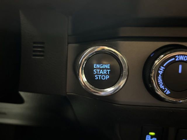 Used 2019 Toyota Tacoma TRD Sport w/ Technology Package AWD/4WD image 16