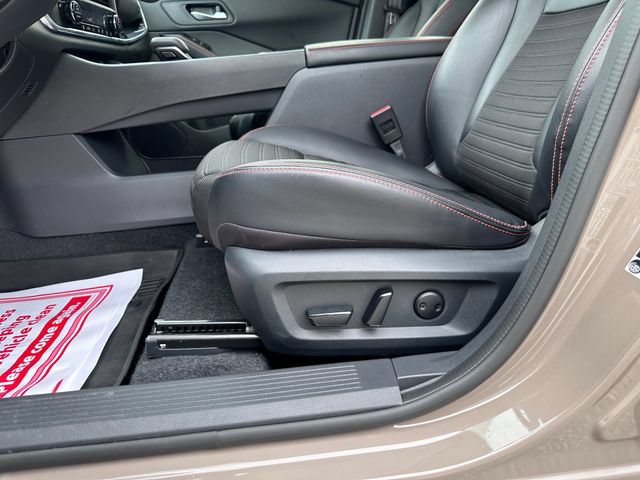 Used 2025 Nissan Rogue SV w/ Rock Creek Premium Package AWD/4WD image 12