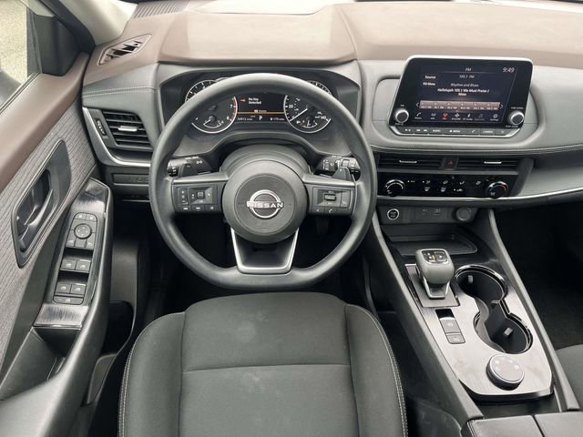 Used 2023 Nissan Rogue S AWD/4WD image 9