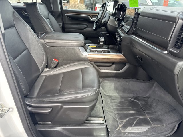 Used 2023 Chevrolet Silverado 1500 RST w/ Redline Edition AWD/4WD image 11