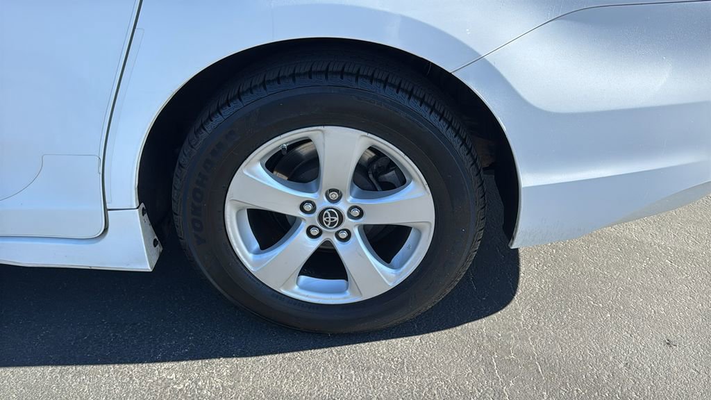 Used 2019 Toyota Sienna LE w/ Carpet Mat Package FWD image 8