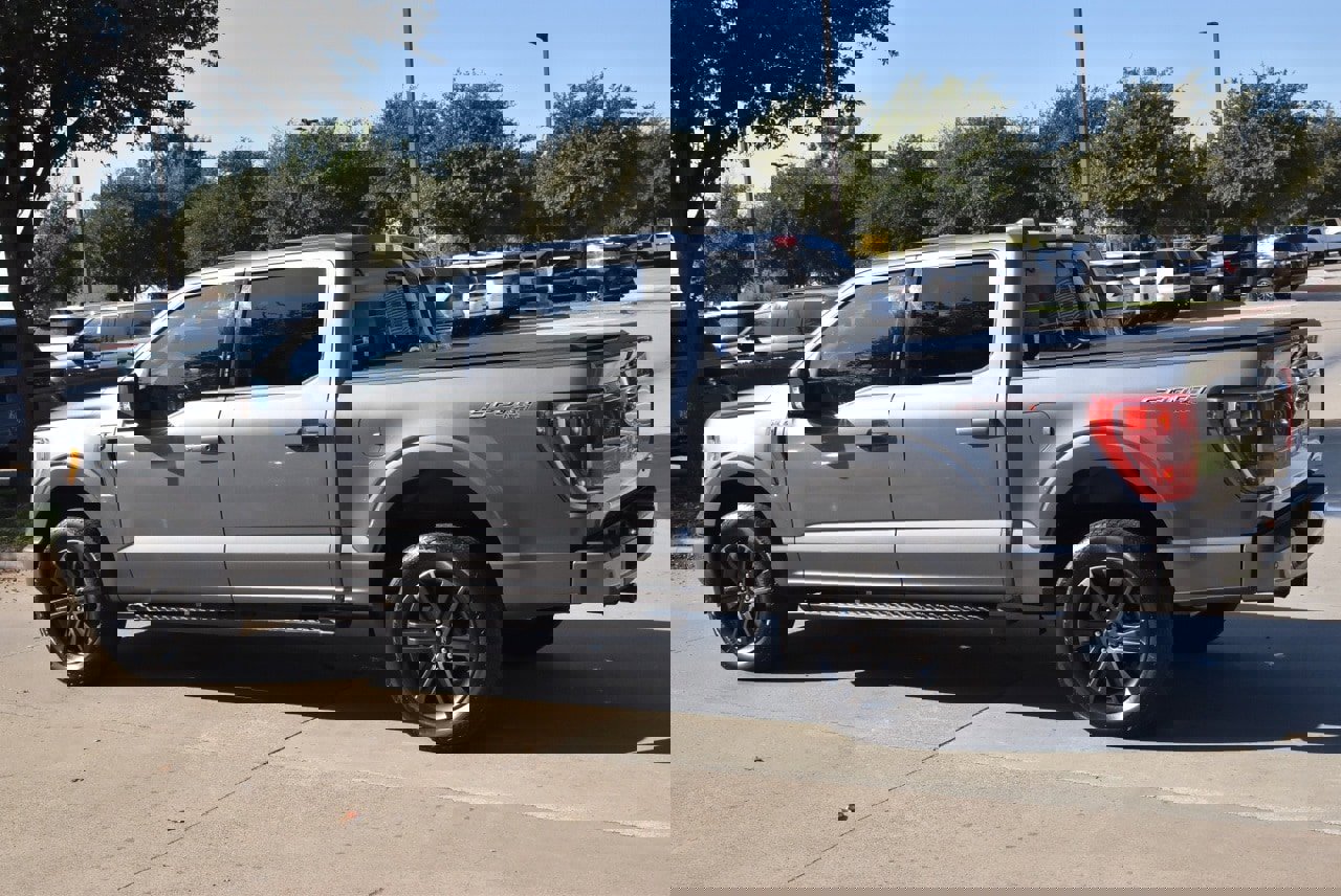 Certified 2022 Ford F150 XLT w/ Equipment Group 302A High image 11