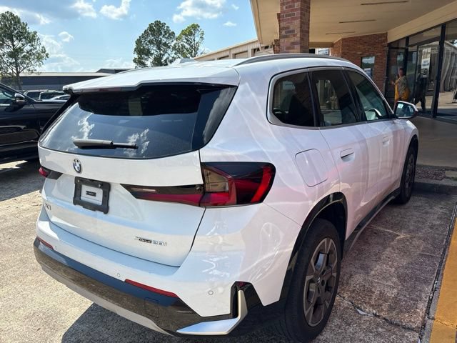 Used 2025 BMW X1 xDrive28i AWD/4WD image 2