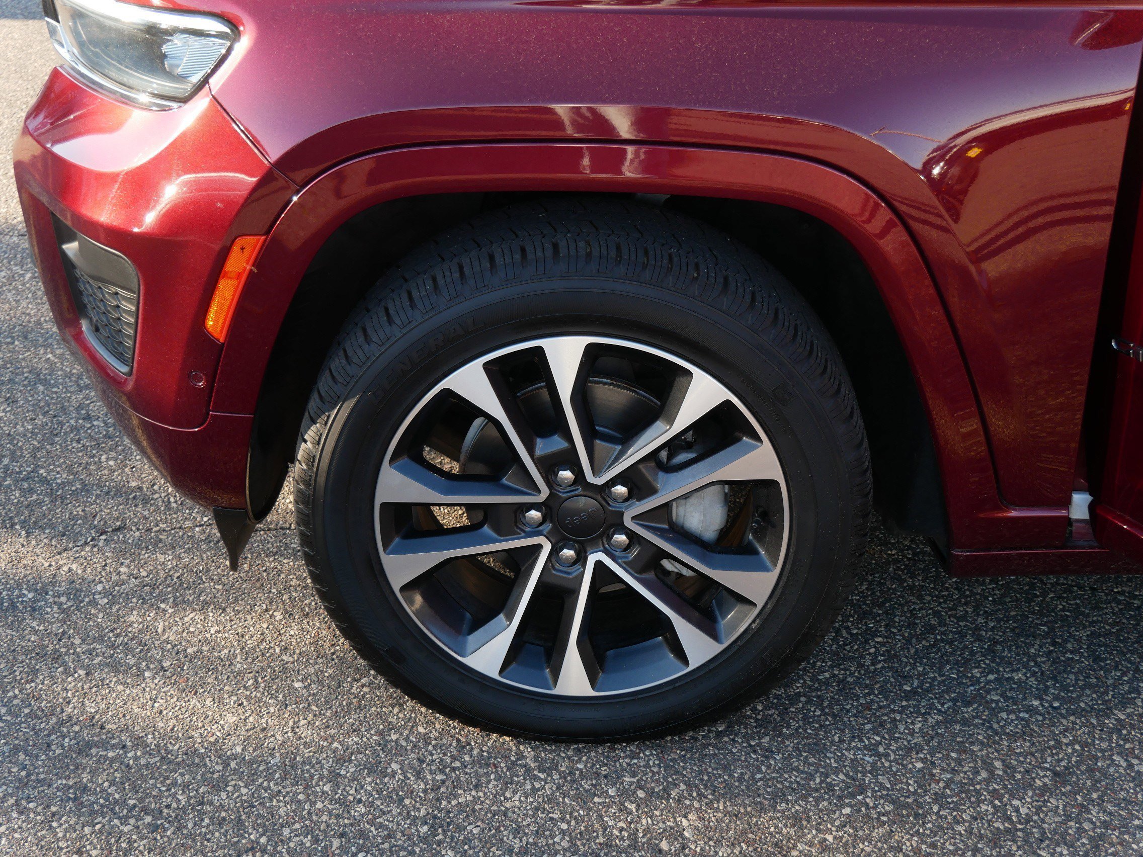 Used 2022 Jeep Grand Cherokee Overland w/ Luxury Tech Group IV image 15