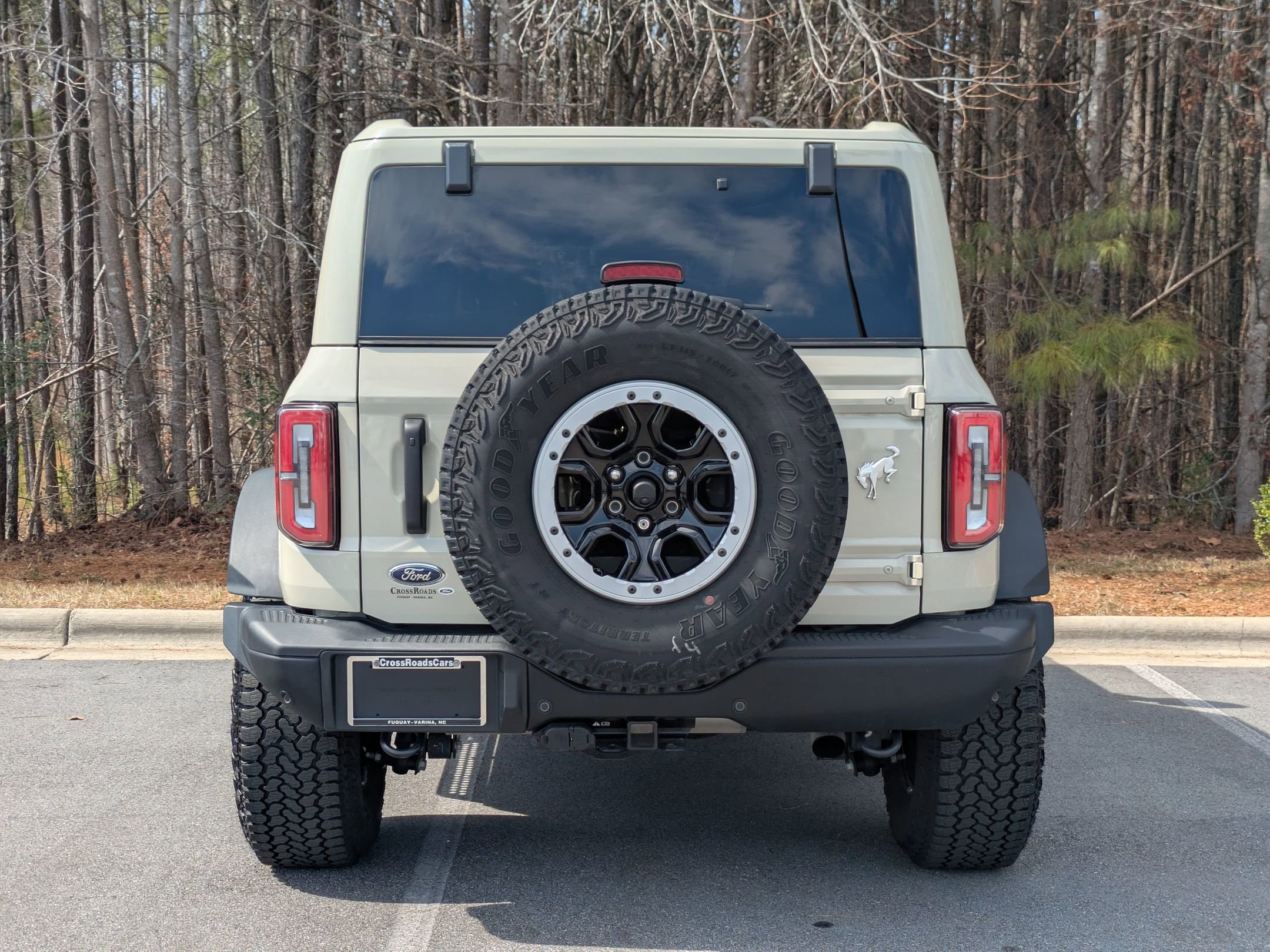 Certified 2025 Ford Bronco Badlands image 3