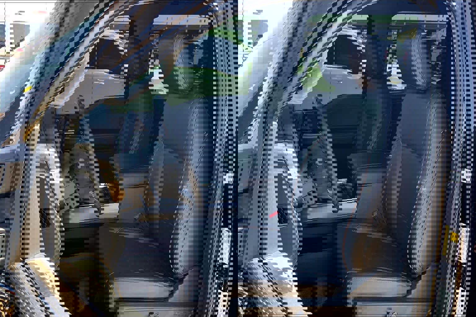 Certified 2025 Ford F450 Lariat w/ Chrome Package image 9