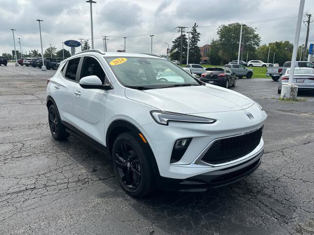 Used 2024 Buick Encore GX Sport Touring w/ Comfort Package FWD image 10