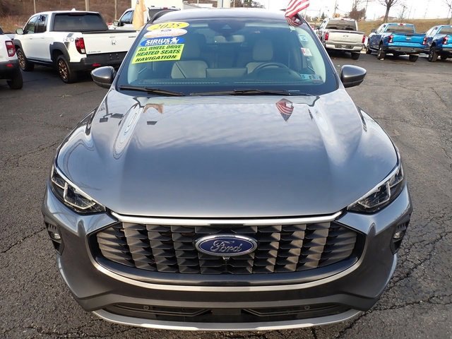Certified 2025 Ford Escape Platinum w/ Premium Technology Package image 8