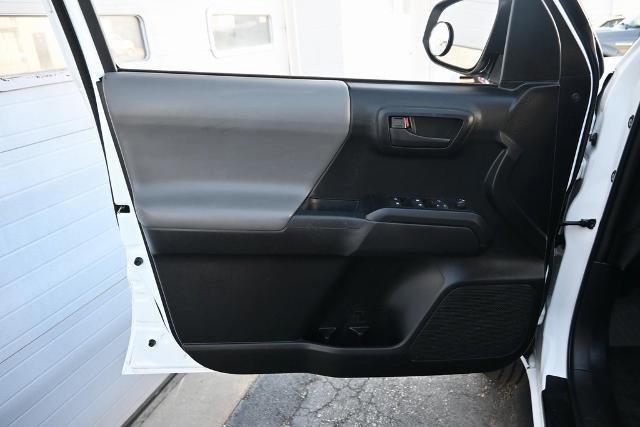 Used 2022 Toyota Tacoma SR image 18