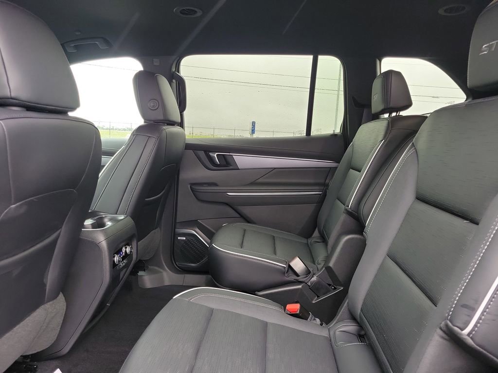 Used 2025 Buick Enclave Sport Touring w/ LPO, All-Weather Package FWD image 14