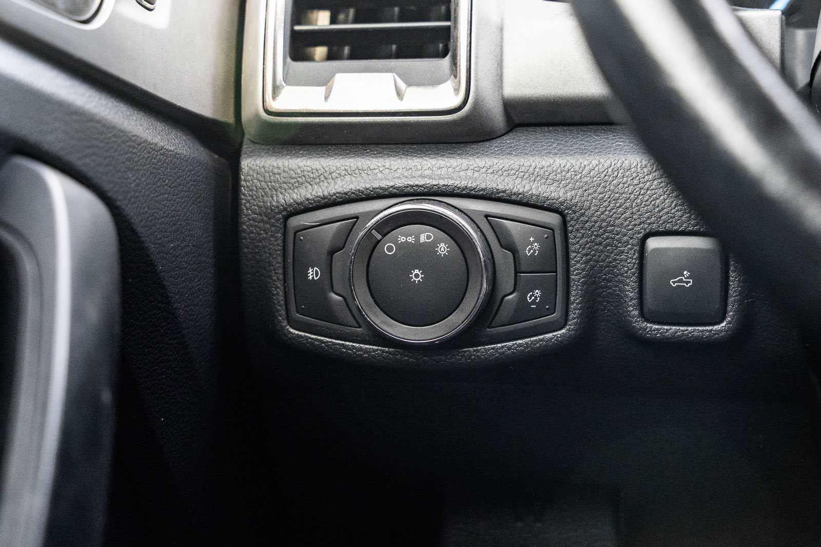 Certified 2019 Ford Ranger XLT w/ Equipment Group 302A Luxury AWD/4WD image 26