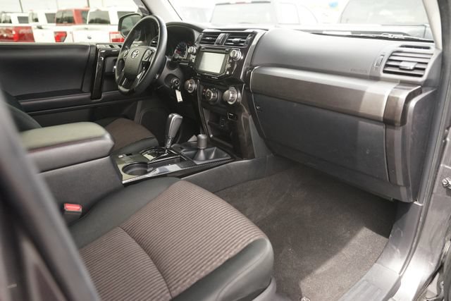 Used 2018 Toyota 4Runner TRD Off-Road AWD/4WD image 17