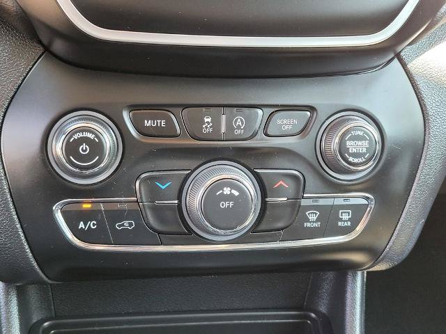Used 2020 Jeep Cherokee Latitude FWD image 20
