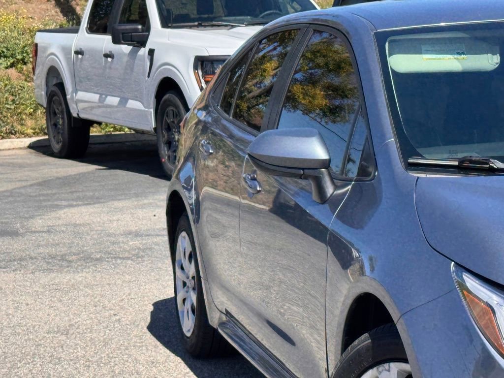 Used 2024 Toyota Corolla LE FWD image 5