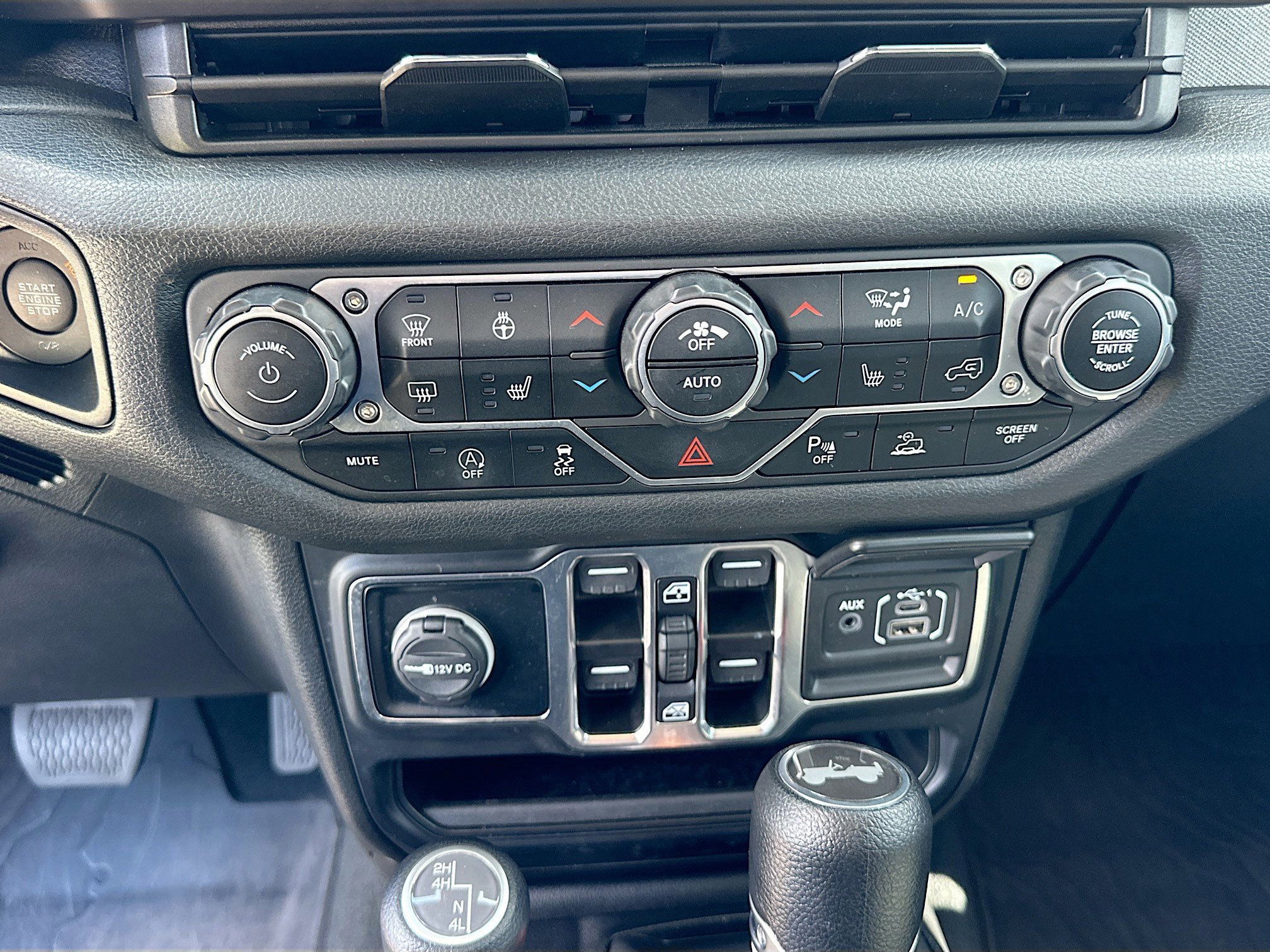 Used 2024 Jeep Wrangler Sport S AWD/4WD image 15