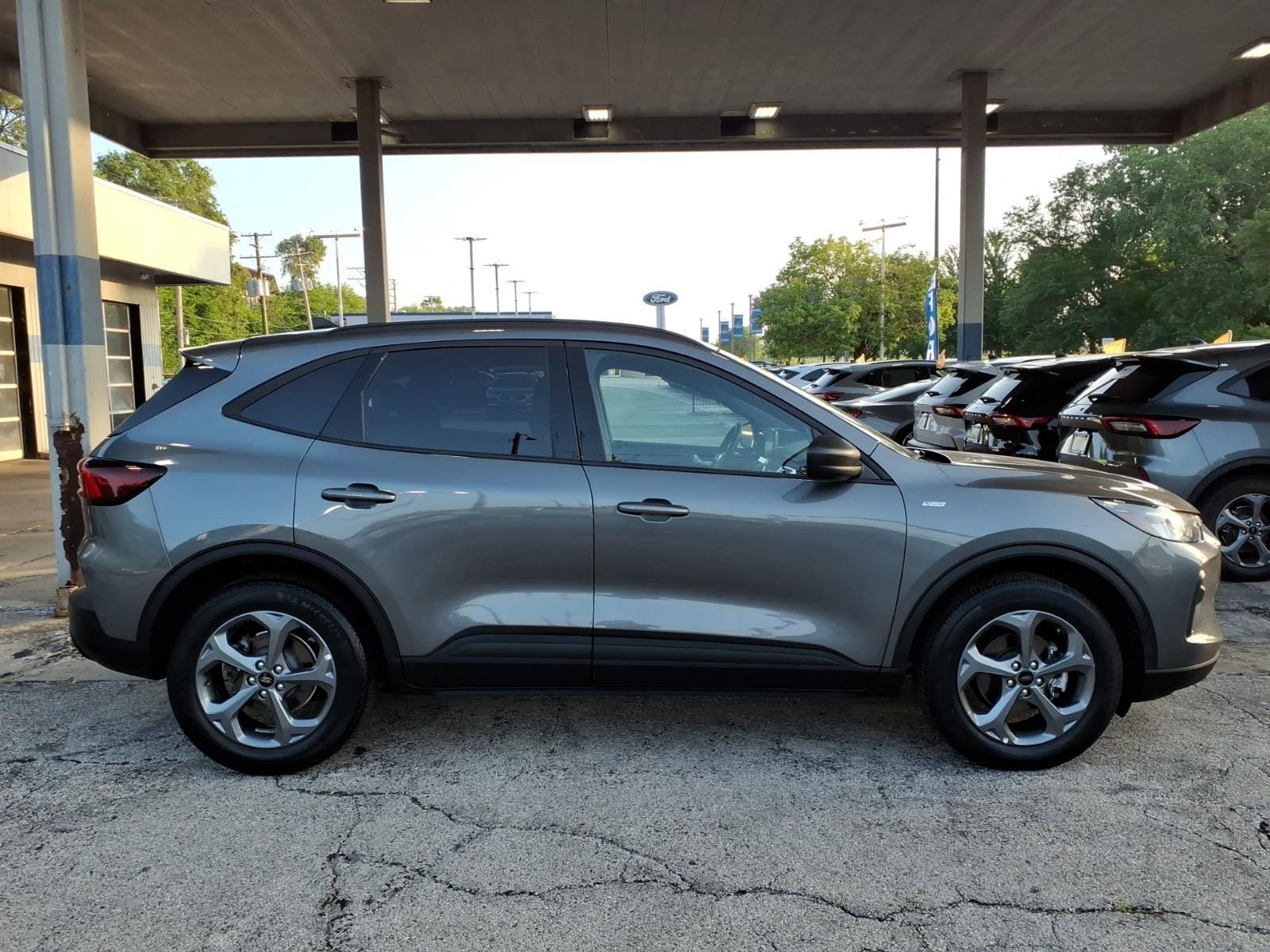 Certified 2025 Ford Escape ST-Line AWD/4WD image 2