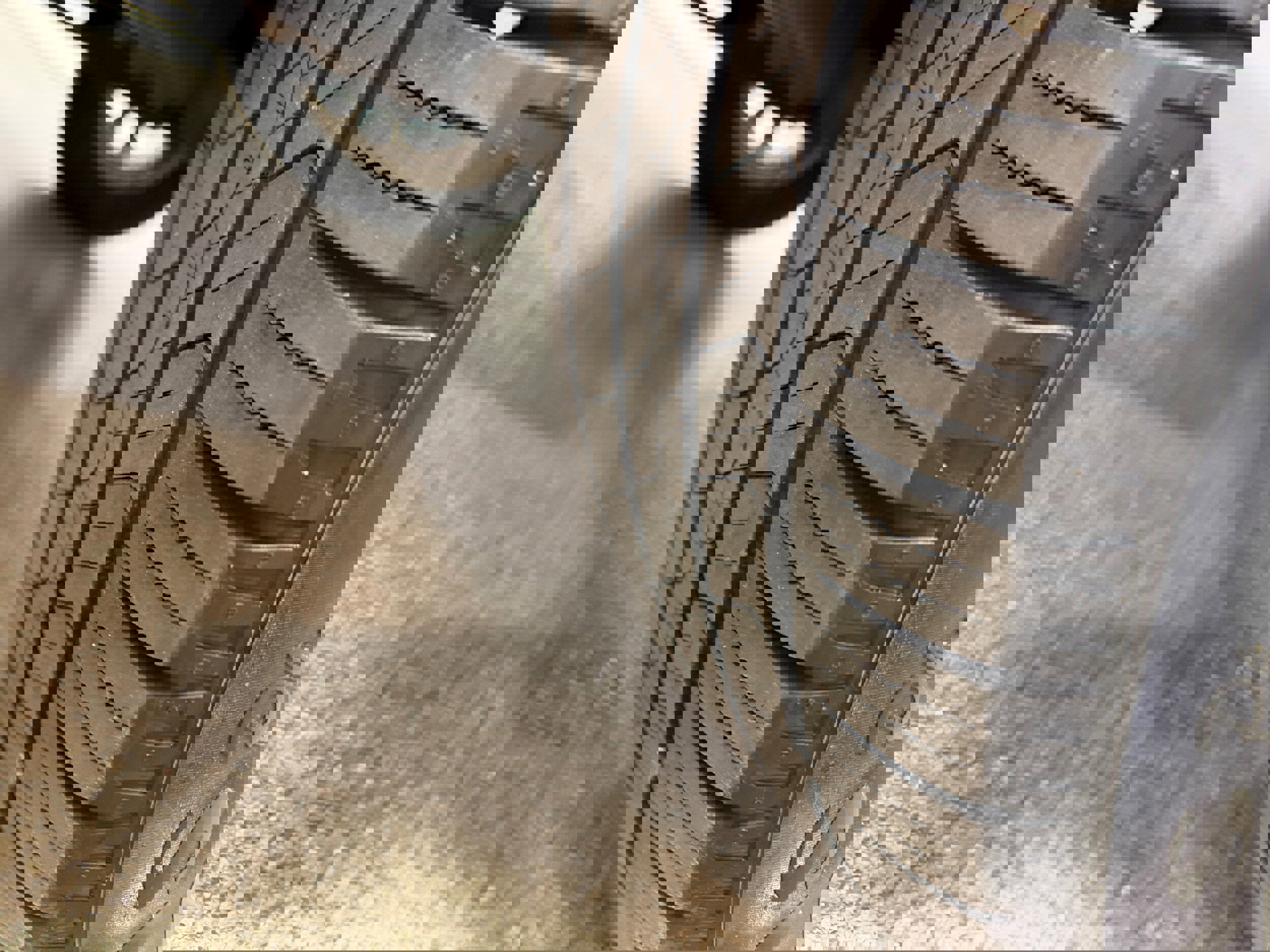 Certified 2018 Ford Escape SE w/ SE Sync 3 Package image 28