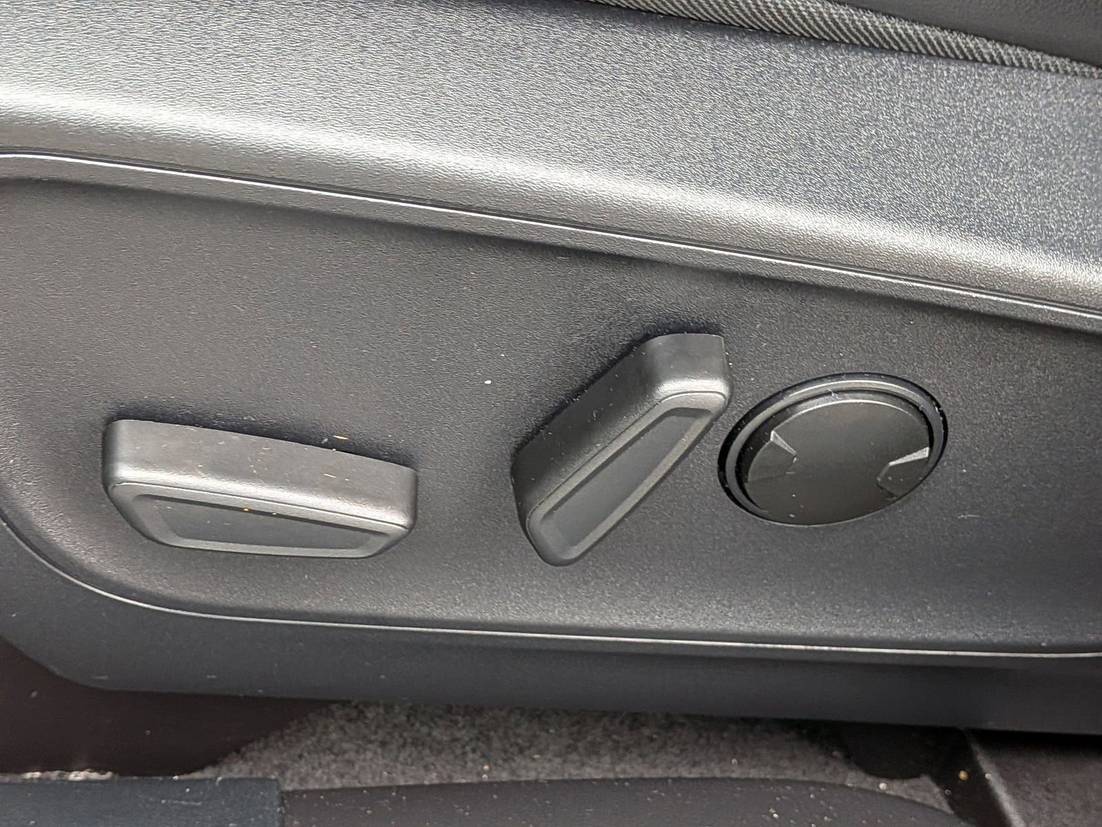 Certified 2025 Ford Escape Platinum image 22