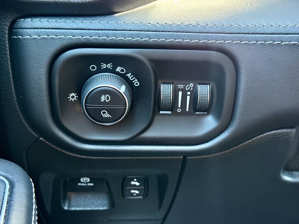 Used 2022 RAM 1500 Limited AWD/4WD image 26