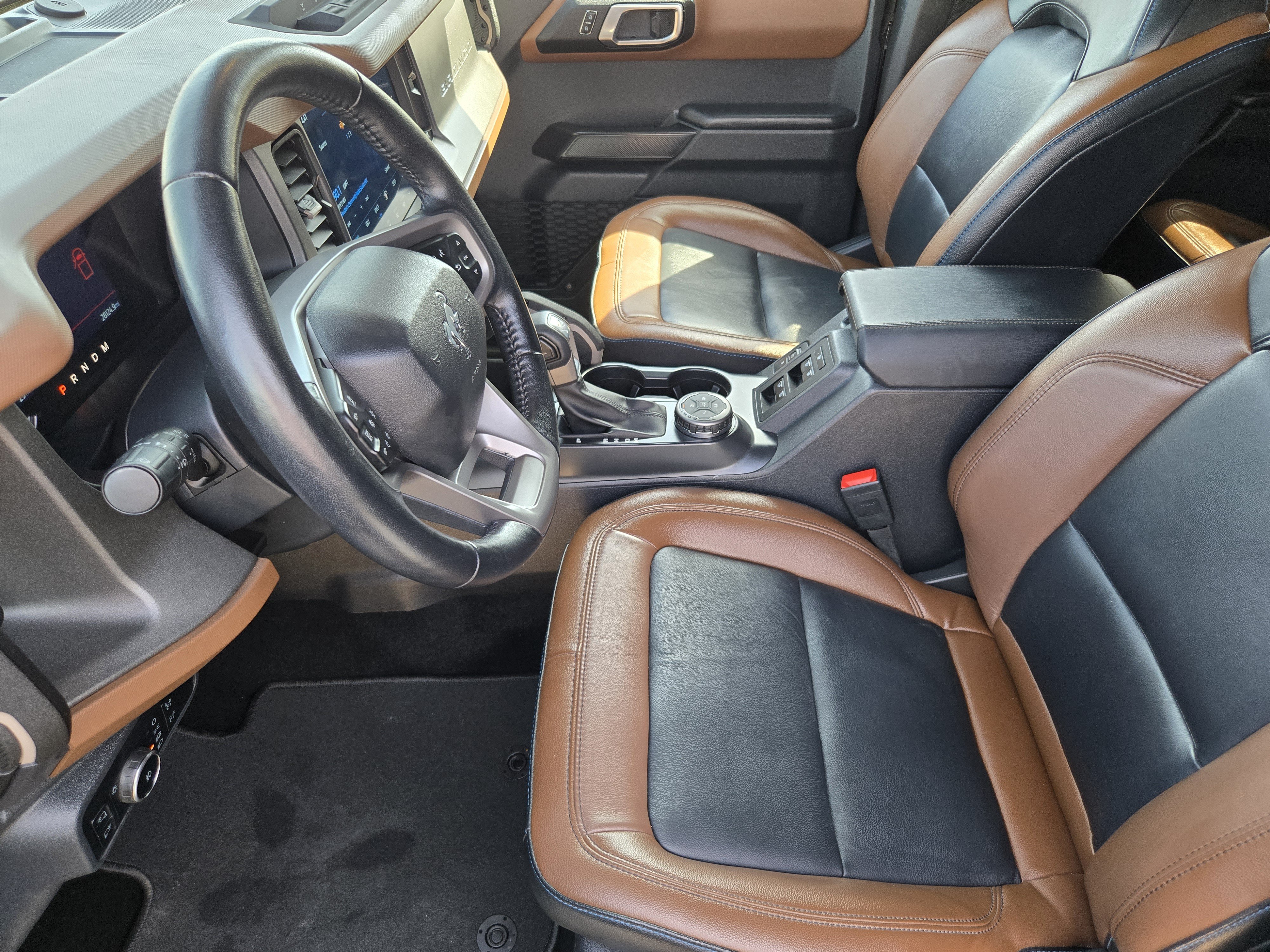 Certified 2024 Ford Bronco Outer Banks w/ Sasquatch Package AWD/4WD image 9