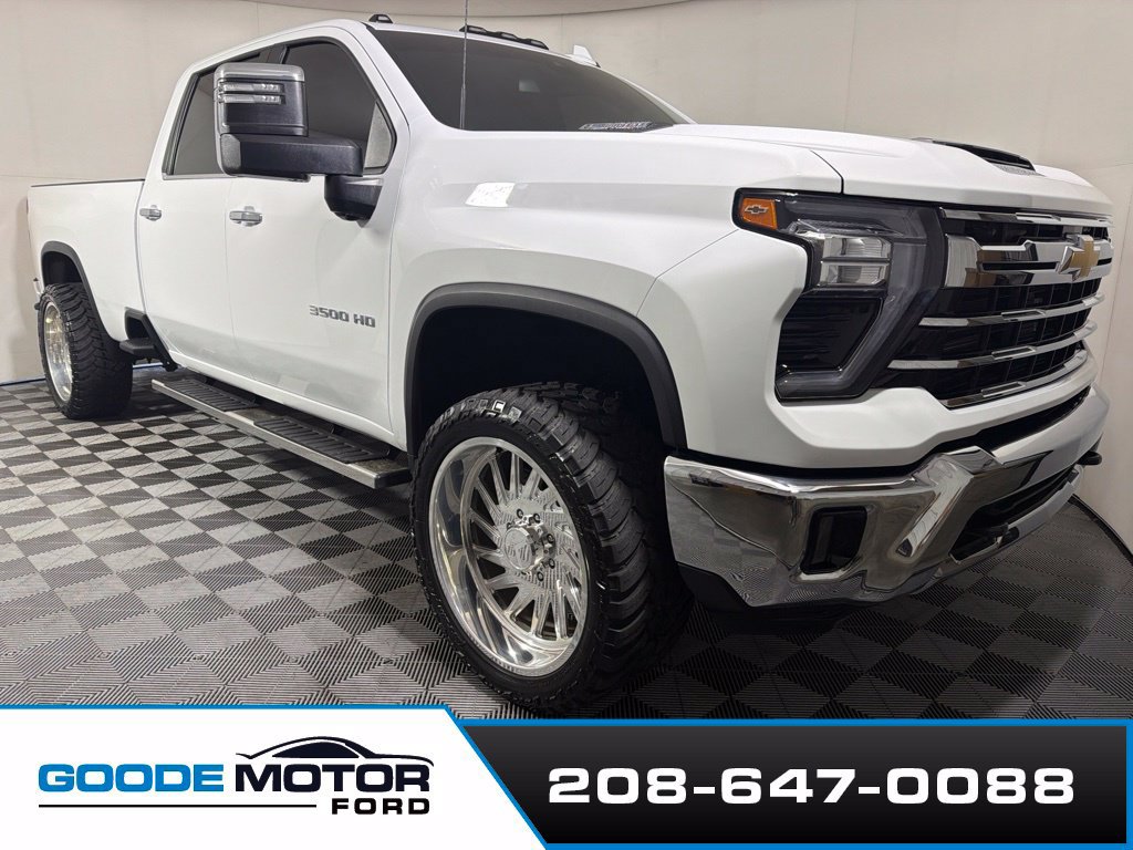 Used 2024 Chevrolet Silverado 3500 LTZ AWD/4WD image 2