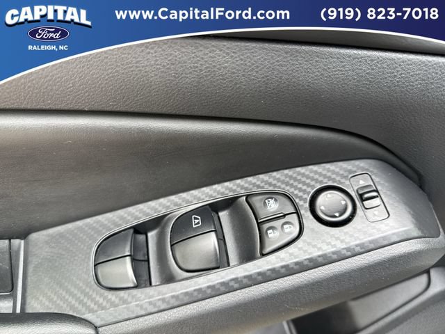 Used 2025 Nissan Altima 2.5 SV FWD image 21