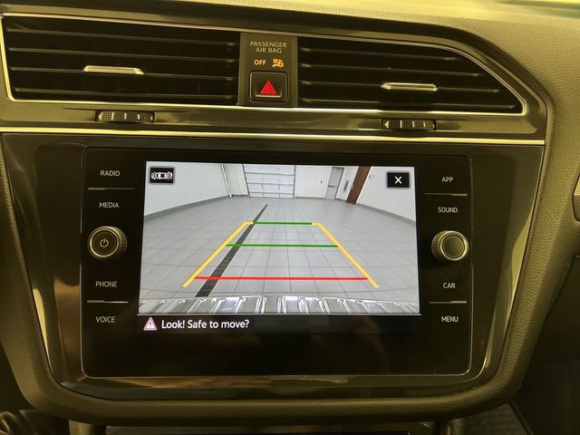 Used 2022 Volkswagen Tiguan SE R-Line AWD/4WD image 15
